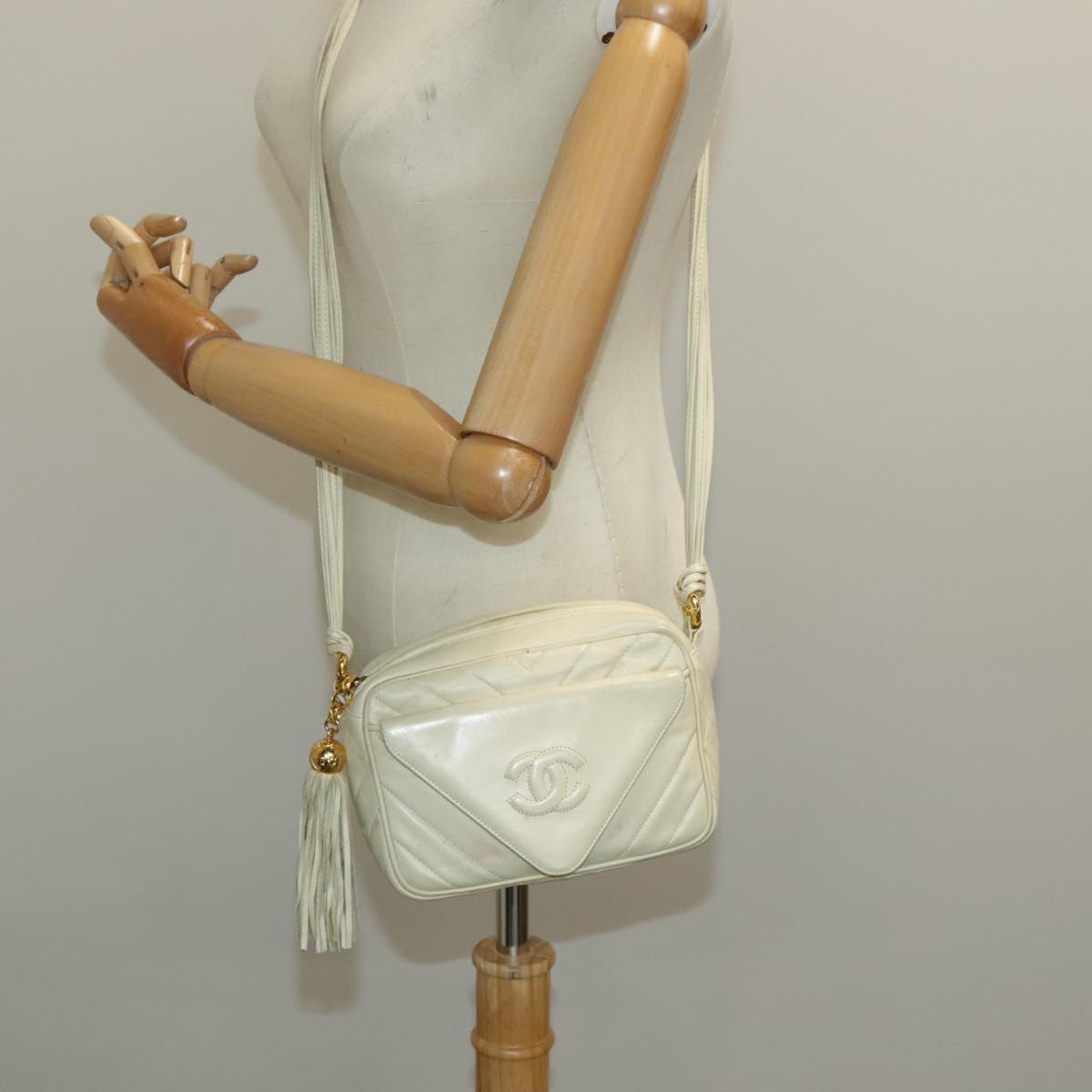 CHANEL V Stitch Shoulder Bag Lamb Skin Gold Beige CC 97147
