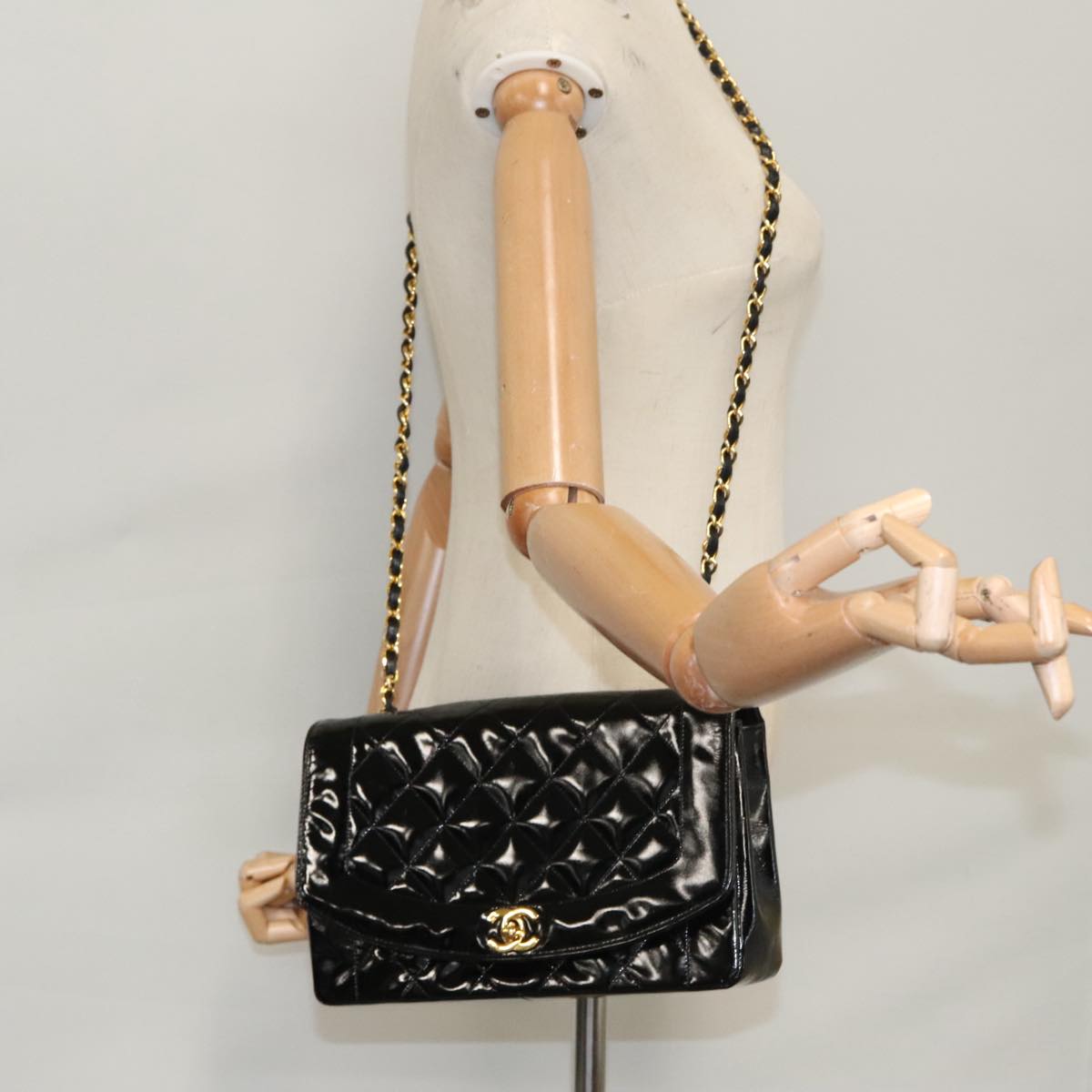 CHANEL Matelasse 25 Chain Diana Shoulder Bag Patent Black Gold CC 99928