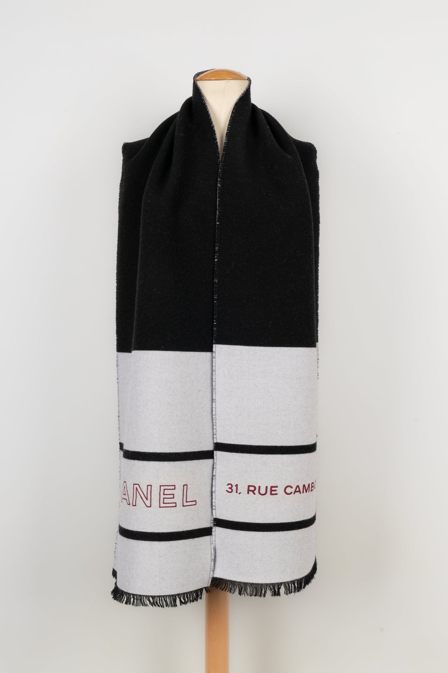Echarpe en laine et cachemire Chanel