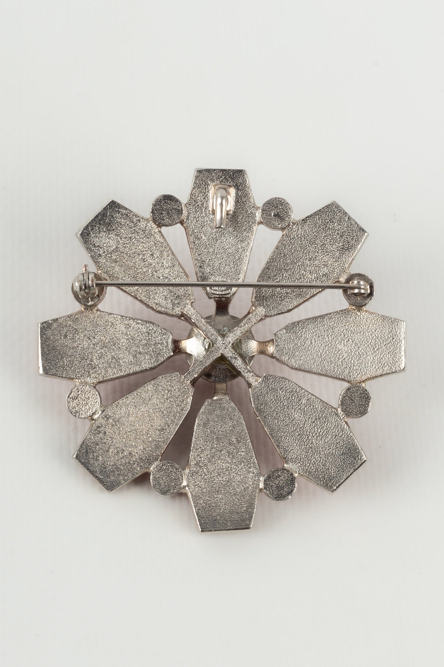 Broche pendentif Chanel 2004