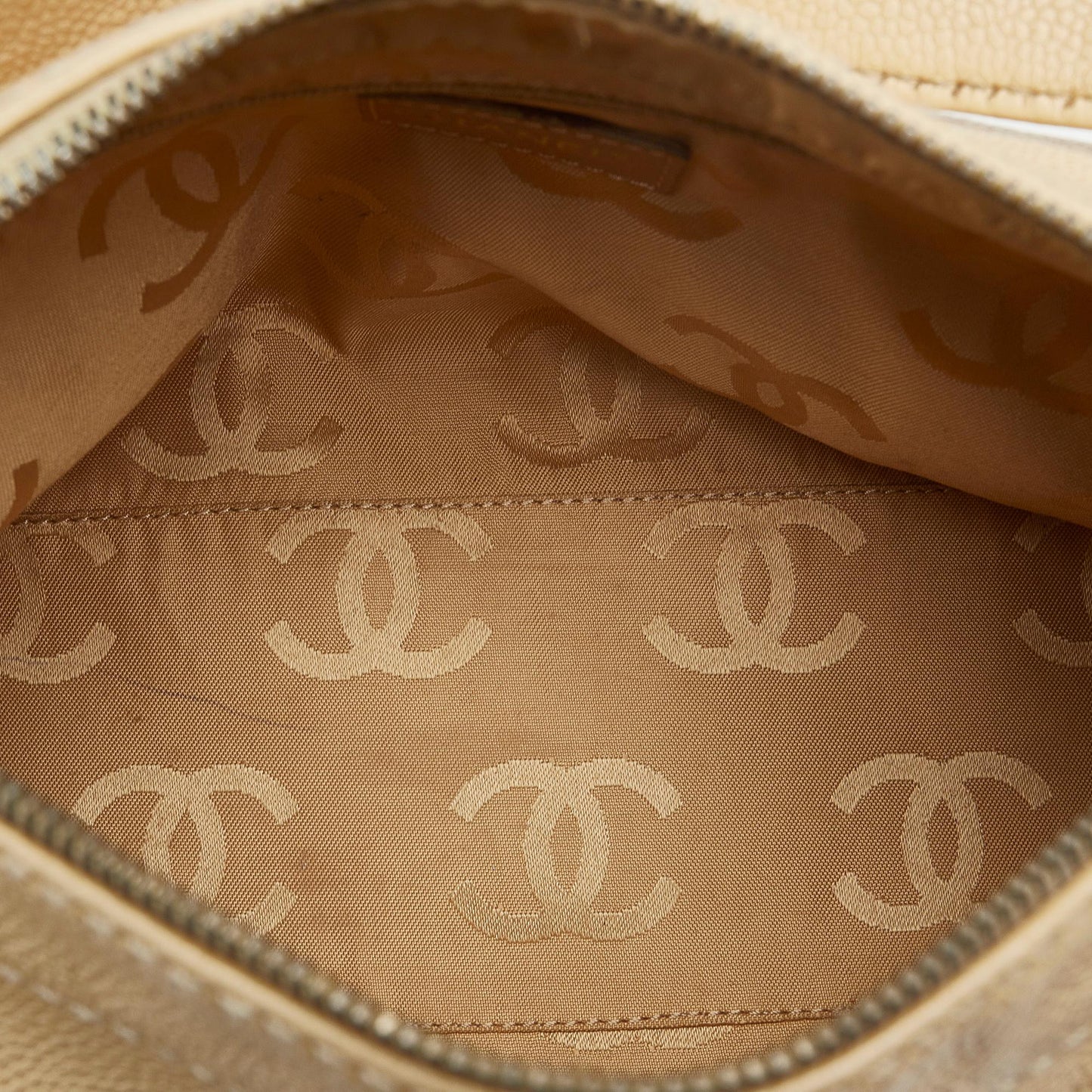 Chanel CC Caviar Handbag (SHG-0GCUFV)
