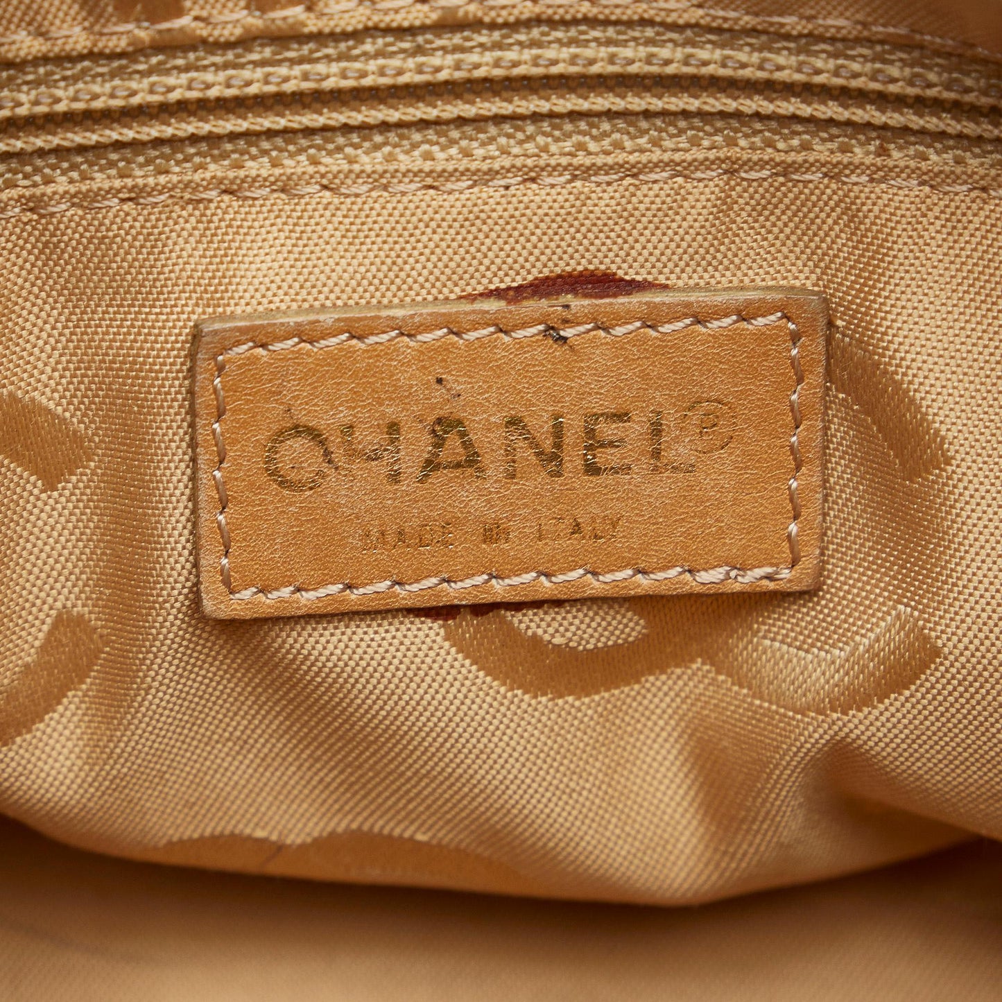 Chanel CC Caviar Handbag (SHG-0GCUFV)