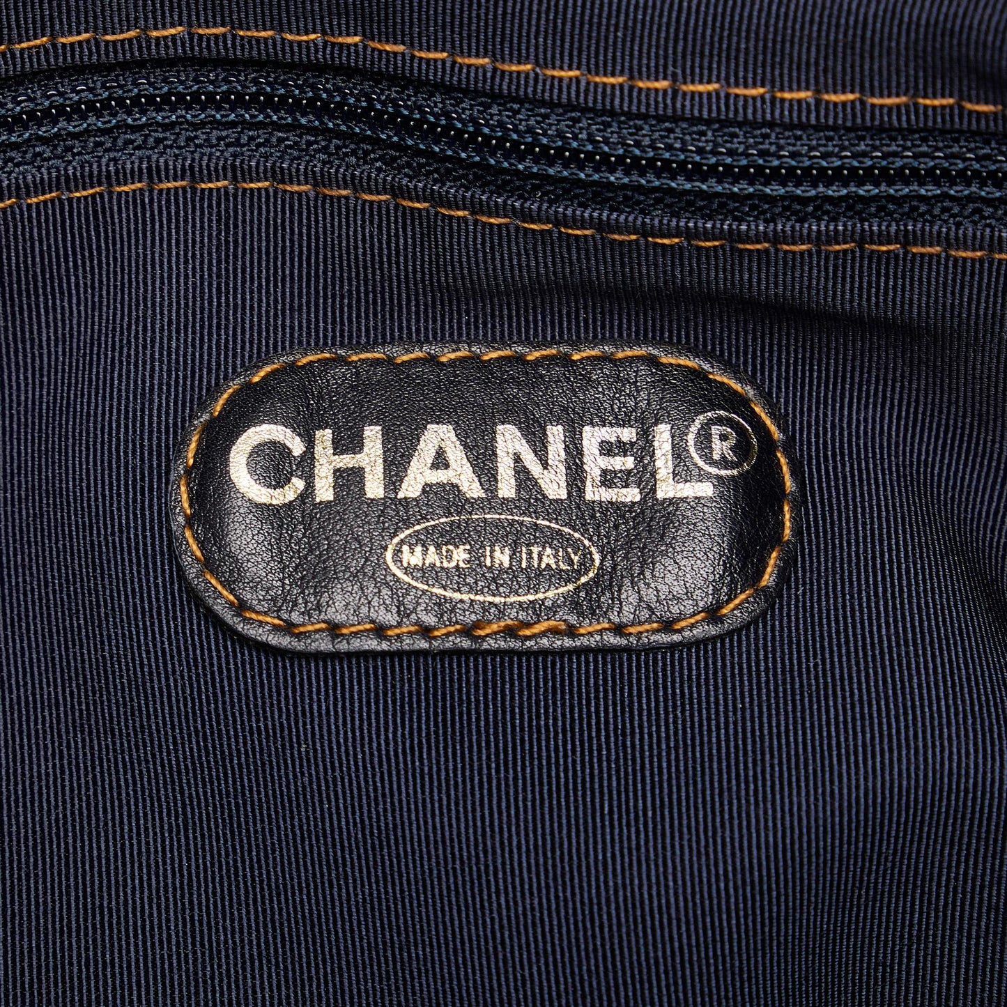 Chanel CC Denim Tote Bag (SHG-PRLc17)
