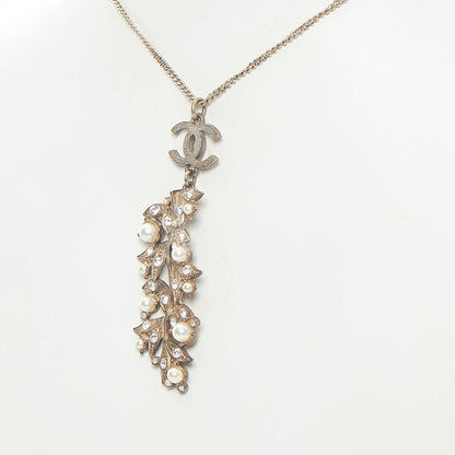 Chanel CC Faux Pearl Pendant Necklace (SHG-30618)