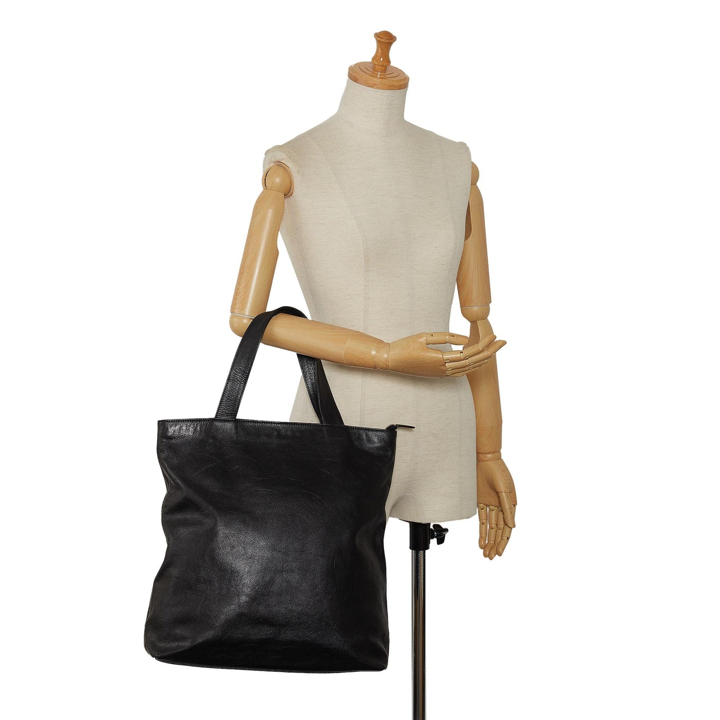 Chanel CC Lambskin Leather Tote (SHG-XkJzTx)