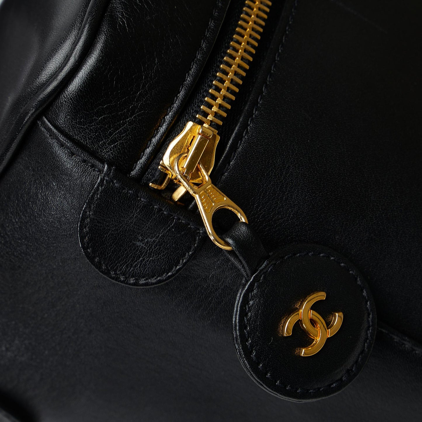 Chanel CC Lambskin Vanity Bag (SHG-0IH9fb)