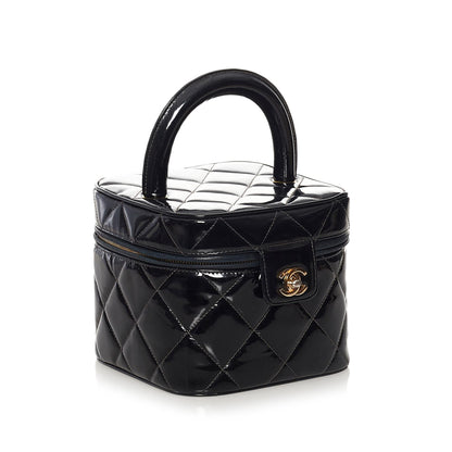 Chanel CC Matelasse Patent Leather Vanity Bag (SHG-34683)