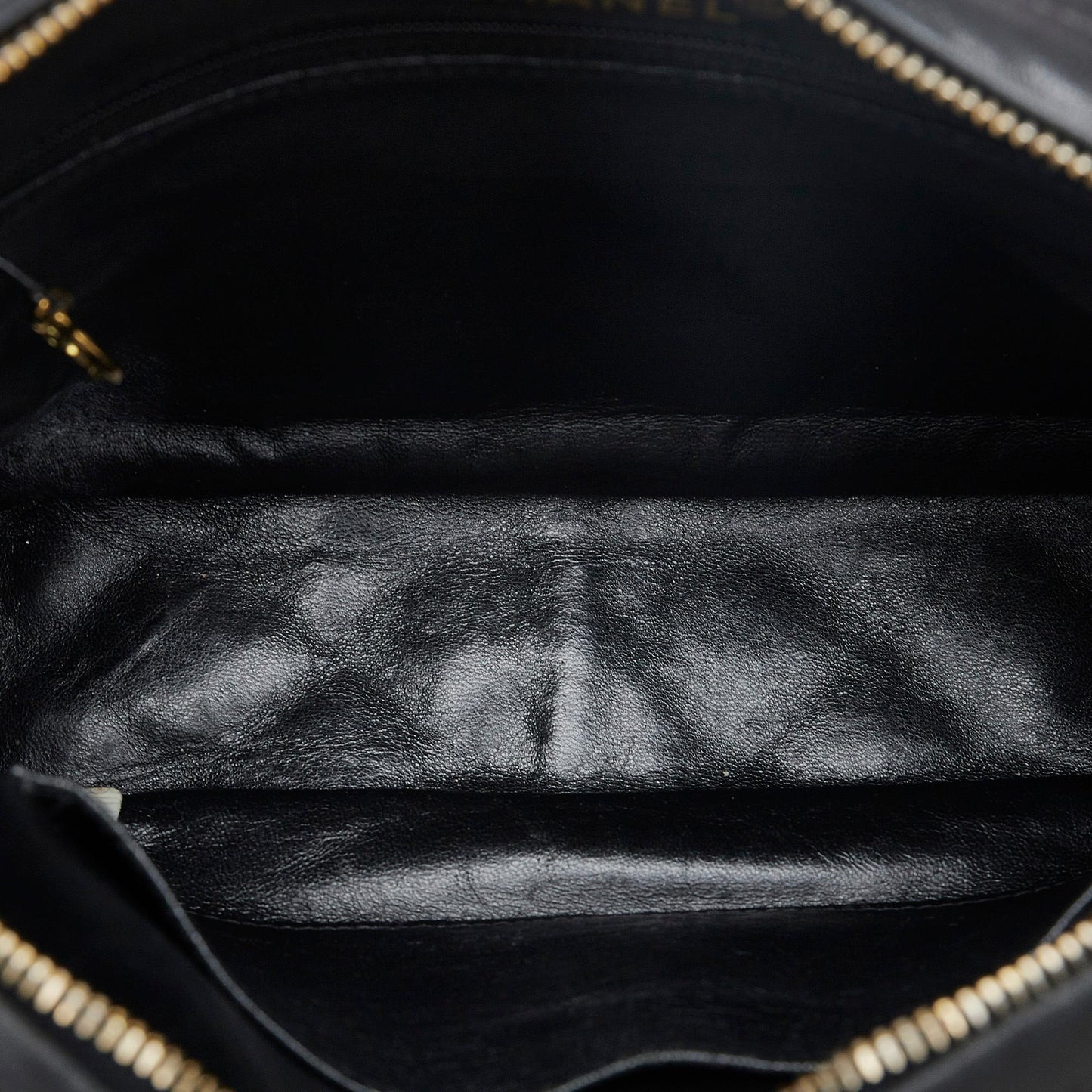 Chanel CC Matelasse Tassel Camera Bag (SHG-uG1DQP)