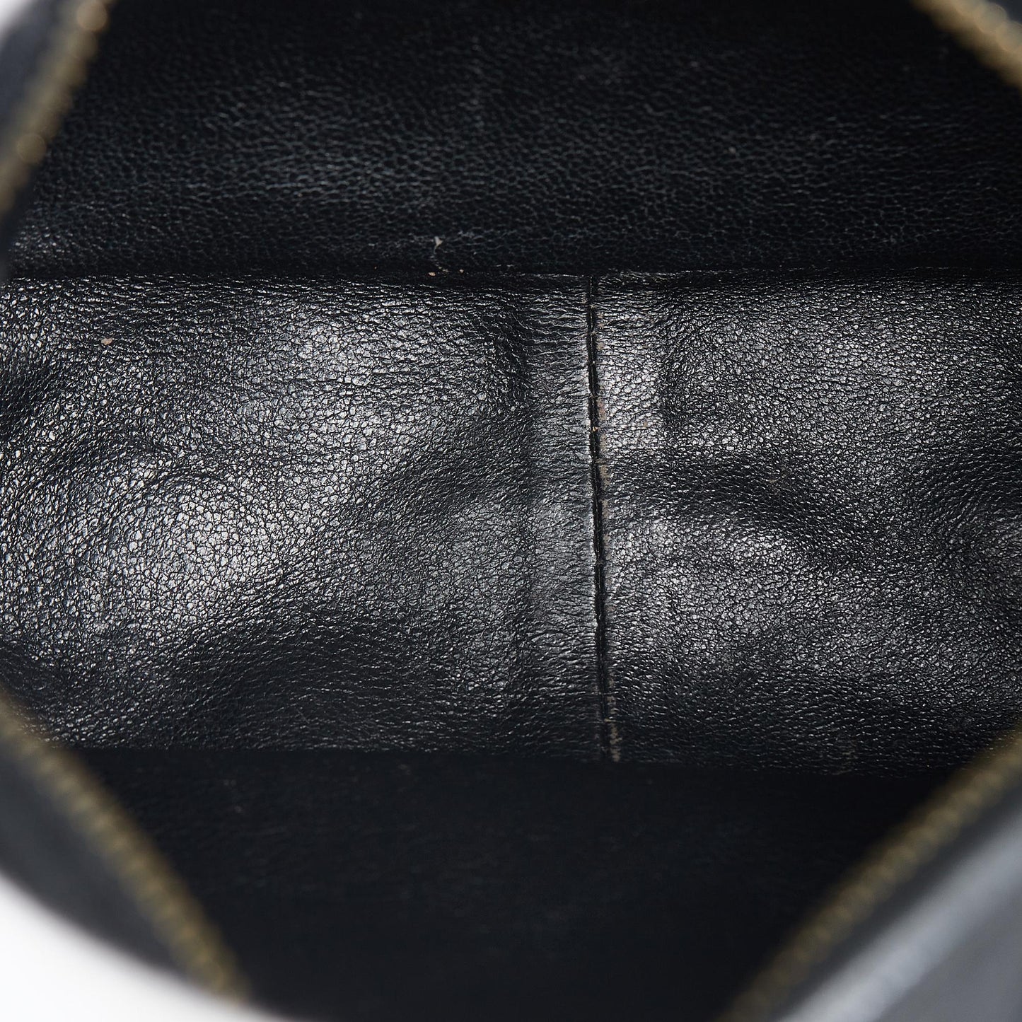 Chanel CC Matelasse Tassel Camera Bag (SHG-Y2qSSV)