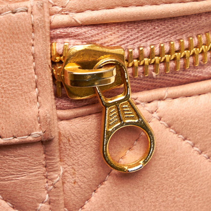 Chanel CC Matelasse Vanity Bag (SHG-0lwtb0)