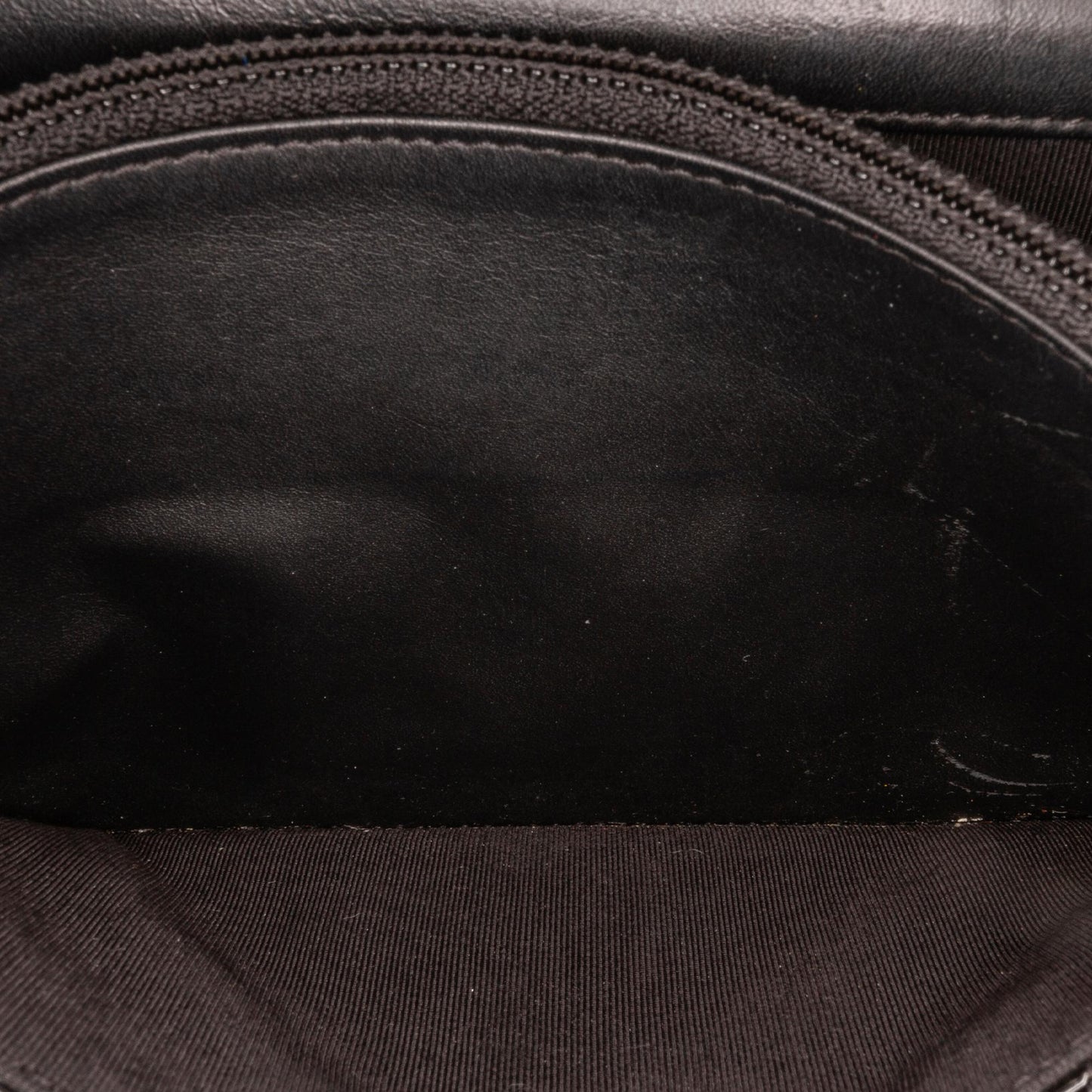 Chanel CC Patent Wallet on Chain (SHG-5idSOu)