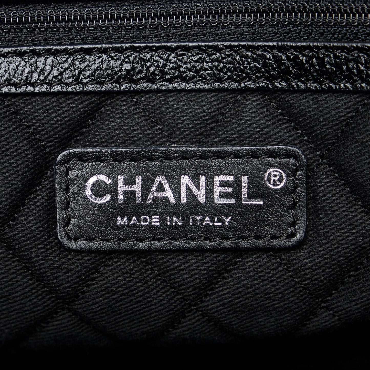 Chanel CC Perforated Tote (SHG-XVBWdn)