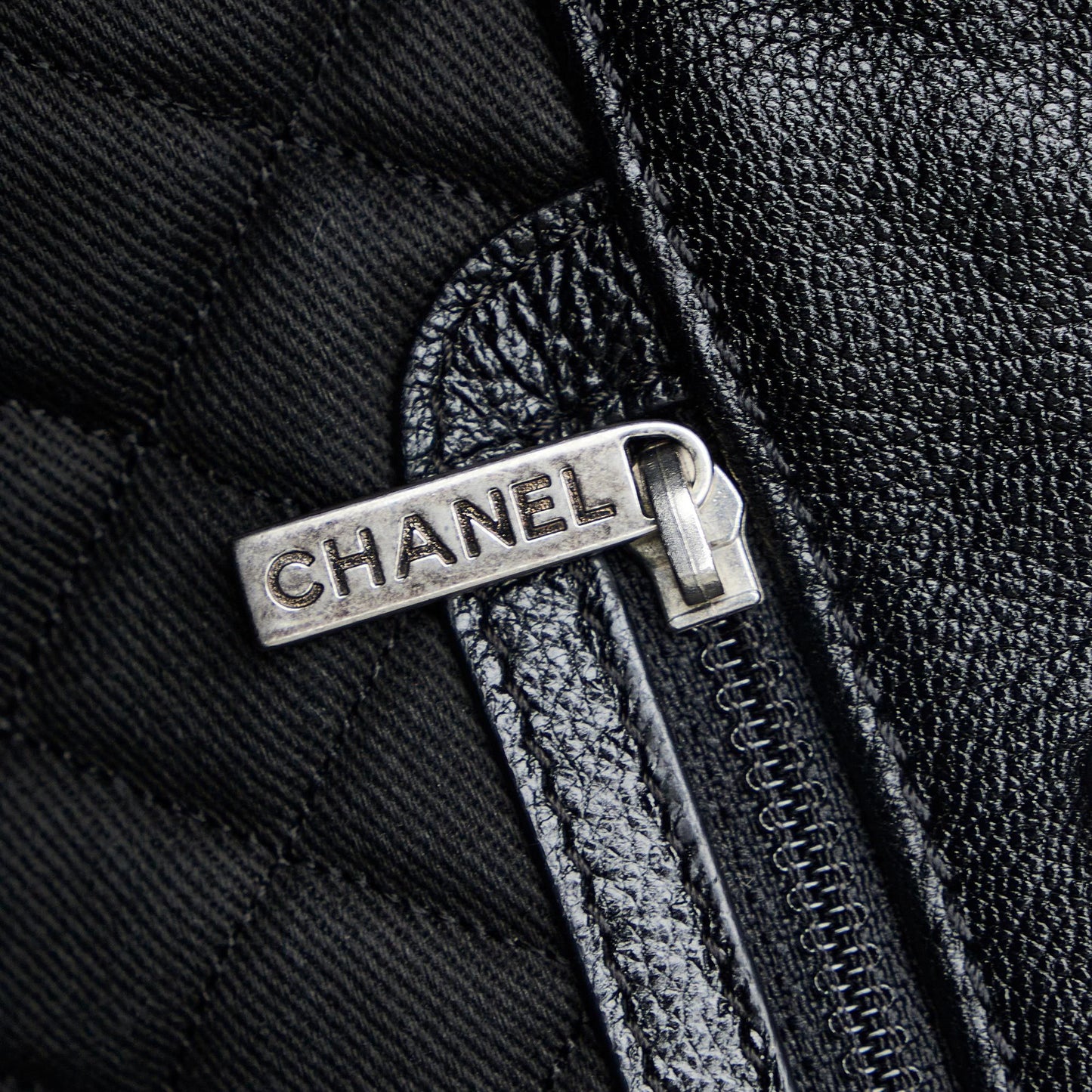 Chanel CC Perforated Tote (SHG-XVBWdn)