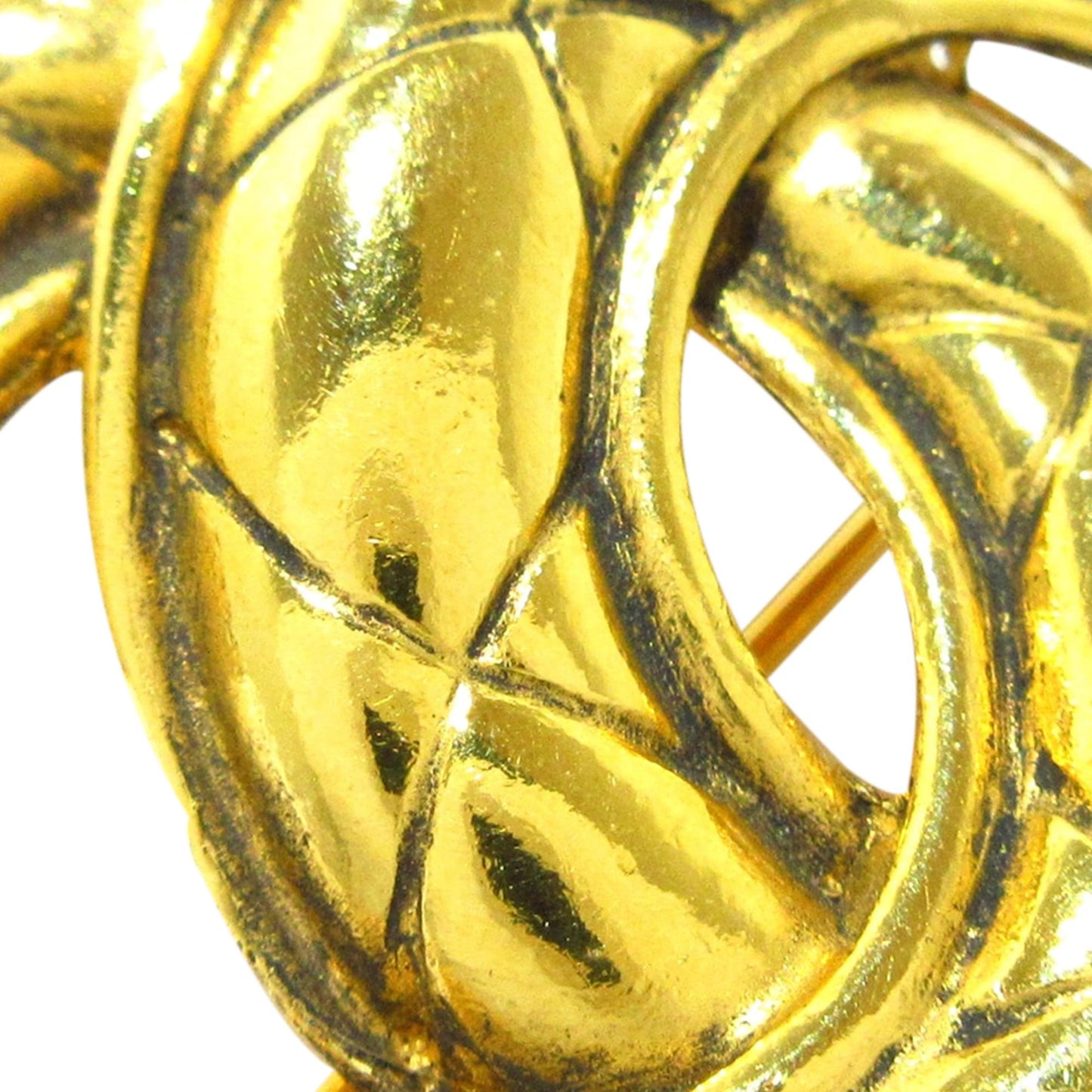 Chanel CC Quilted Brooch (SHG-KNCqnC)