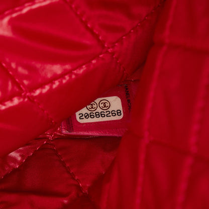 Chanel CC Quilted Patent Leather O Case (SHG-b3vxmg)