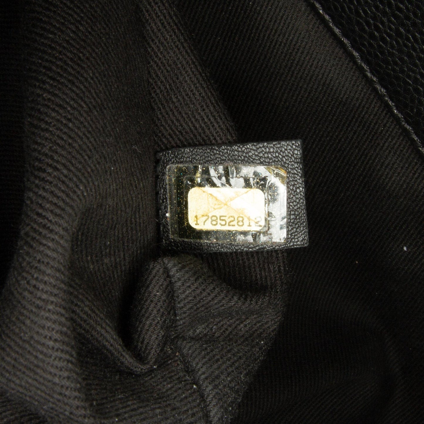 Chanel CC Soft Shopping Tote (SHG-0NxQ3r)