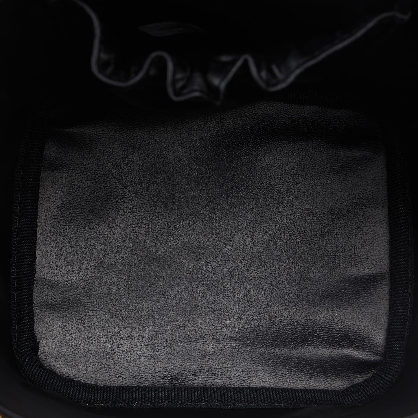 Chanel CC Vanity Bag (SHG-7Cp7ki)