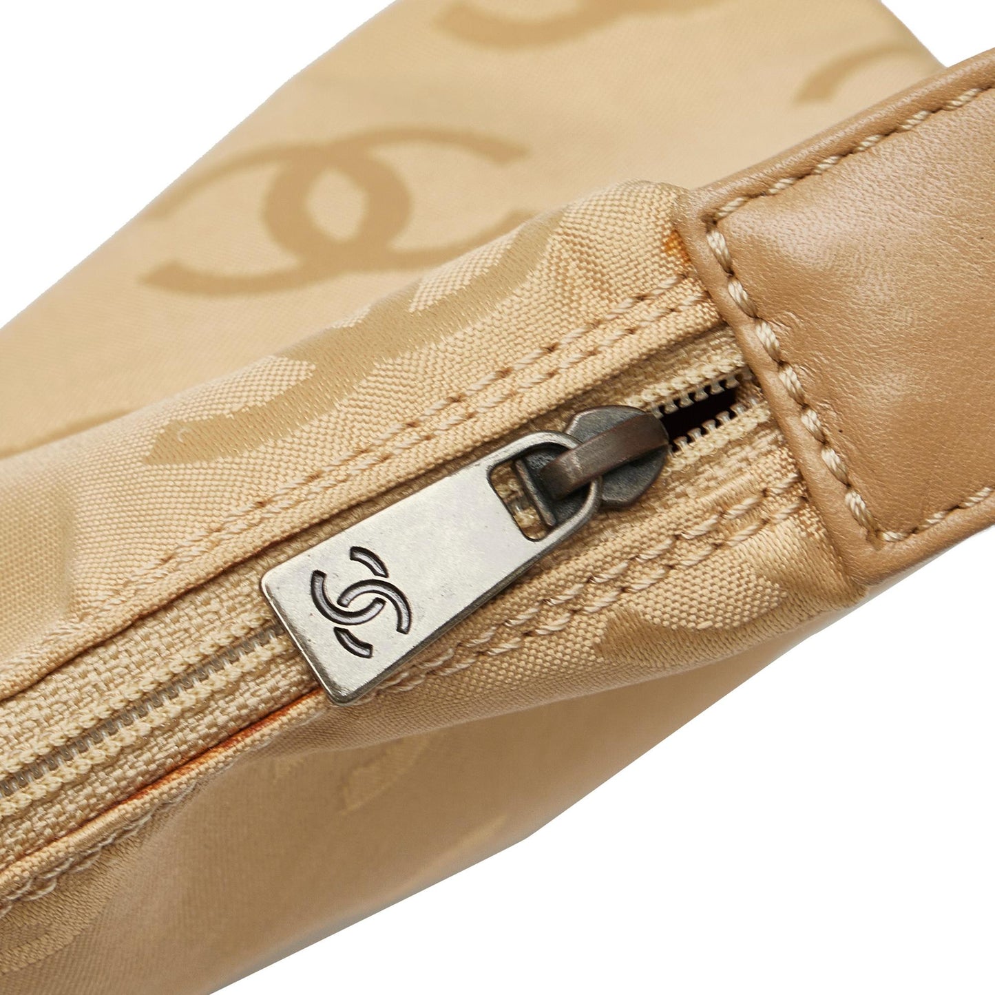 Chanel CC Wild Stitch Handbag (SHG-13zmDX)