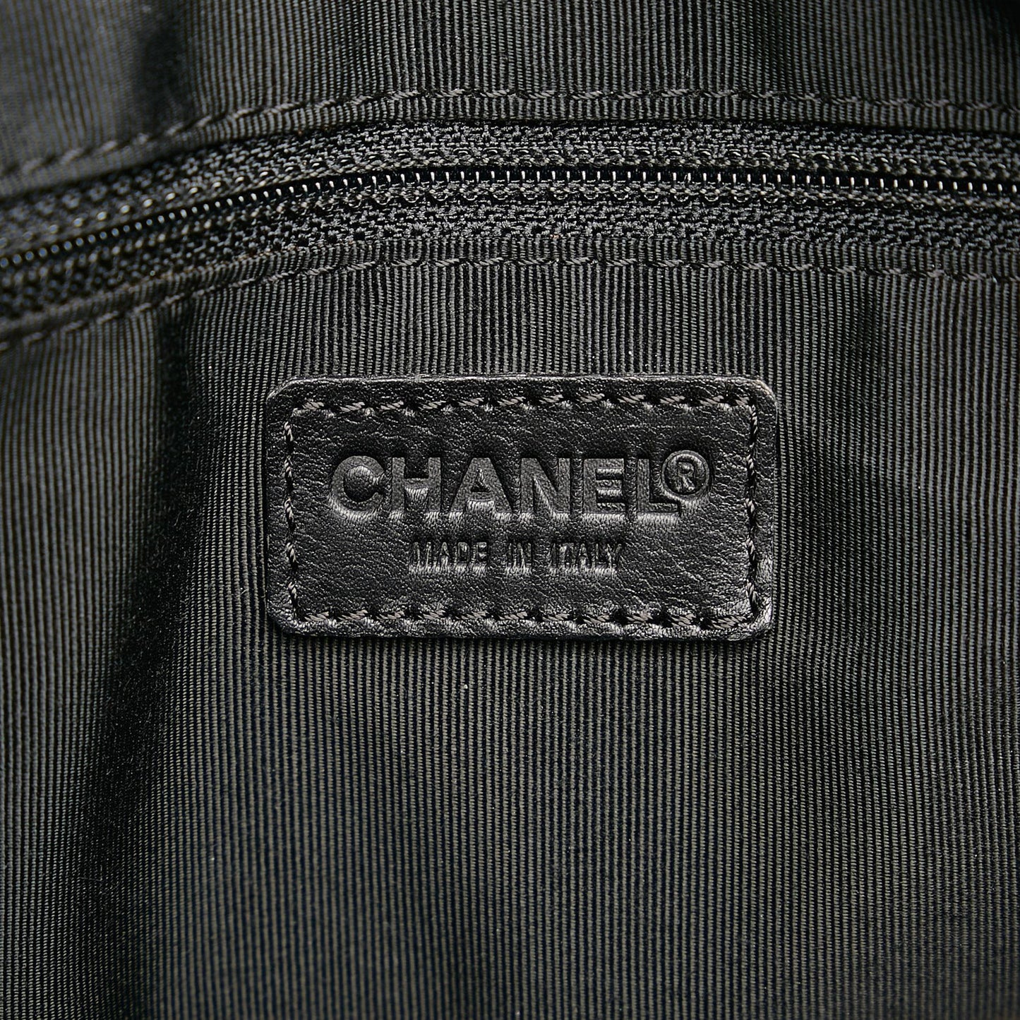 Chanel CC Wild Stitch Handbag (SHG-GrcvzM)