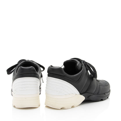 Chanel Calfskin CC Sneakers - Size 7 / 37 (SHF-CiGMEm)