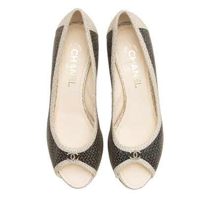 Chanel Calfskin Fishnet Pearl CC Peep Toe Pumps - Size 8.5 / 38.5 (SHF-vEnp7b)
