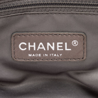 Chanel Calfskin Modern Chain CC Large Tote (SHF-ovDAqu)
