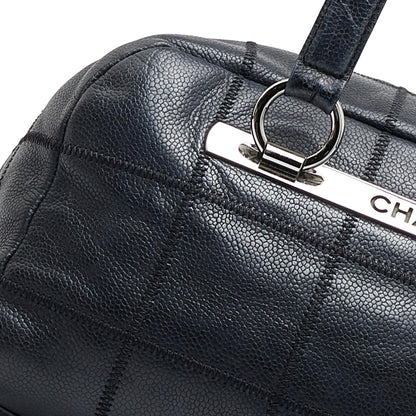 Chanel Caviar Choco Bar Shoulder Bag (SHG-UMhvEk)