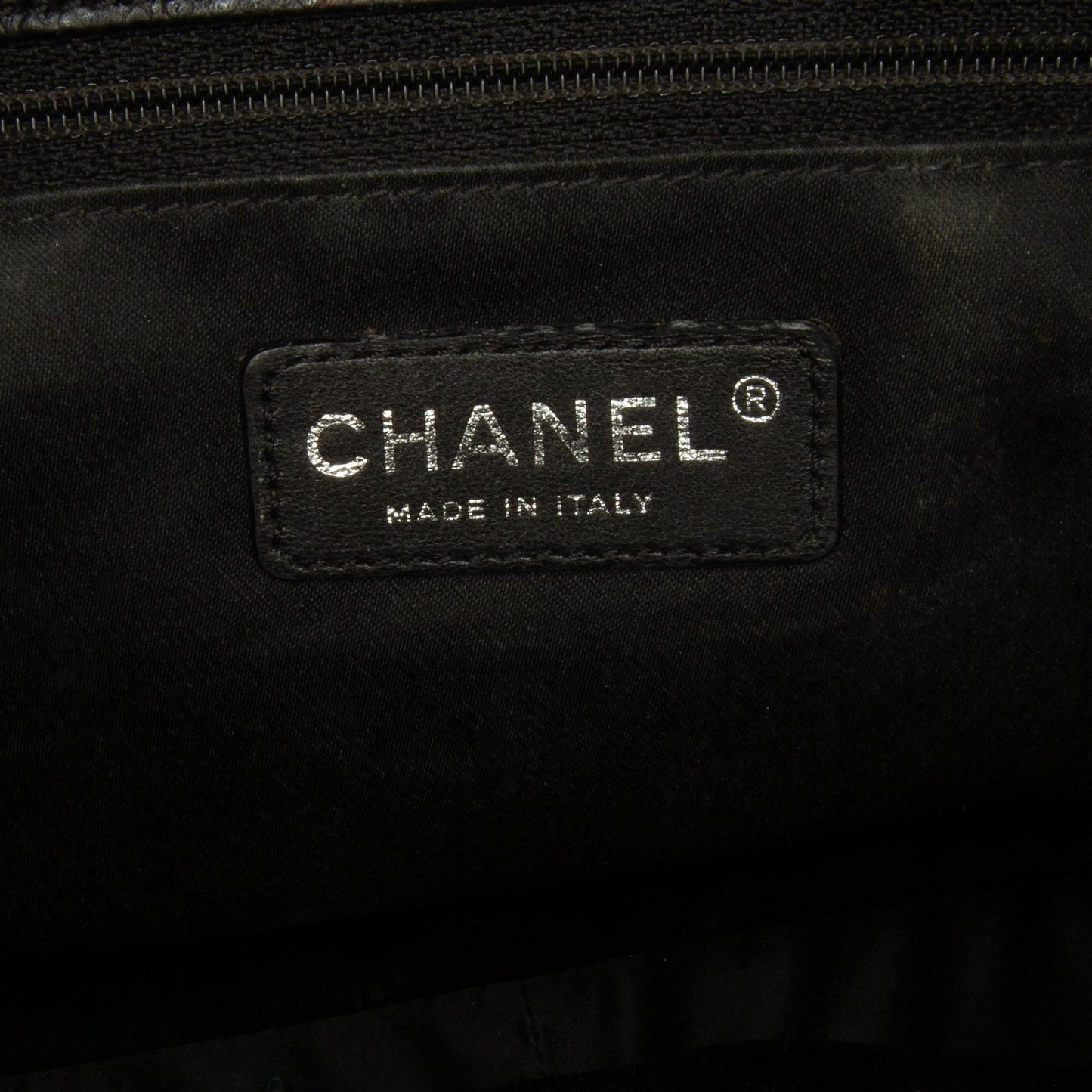 Chanel Caviar Grand Shopping Tote (SHG-rO3pnU)