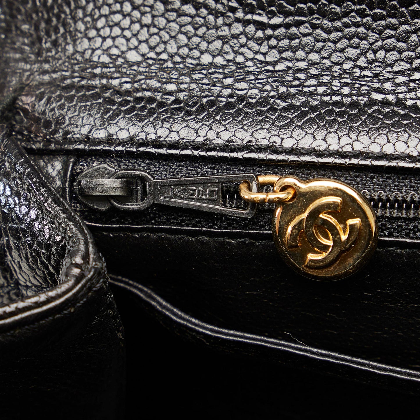 Chanel Caviar Kelly Top Handle (SHG-HtbV6X)