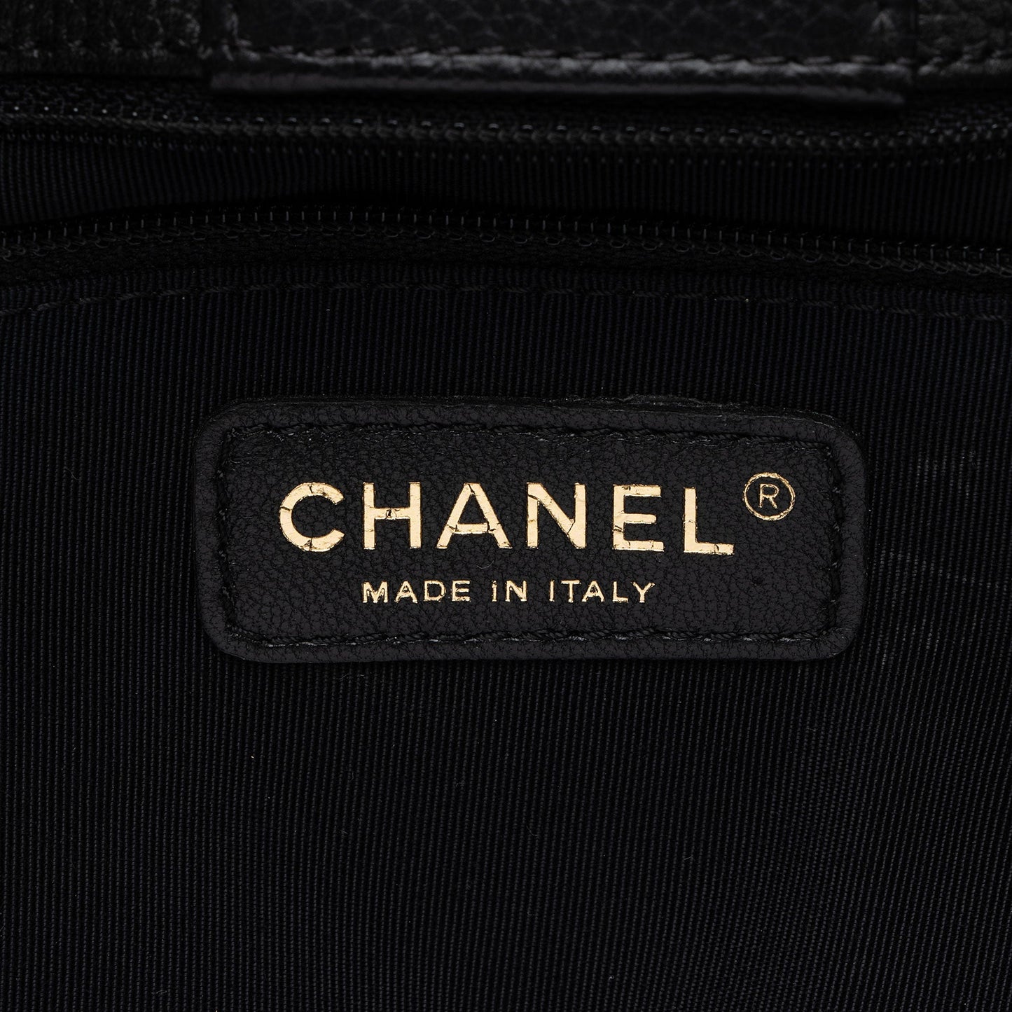 Chanel Caviar Leather Cerf Classic Executive Tote (SHF-vQMVxy)