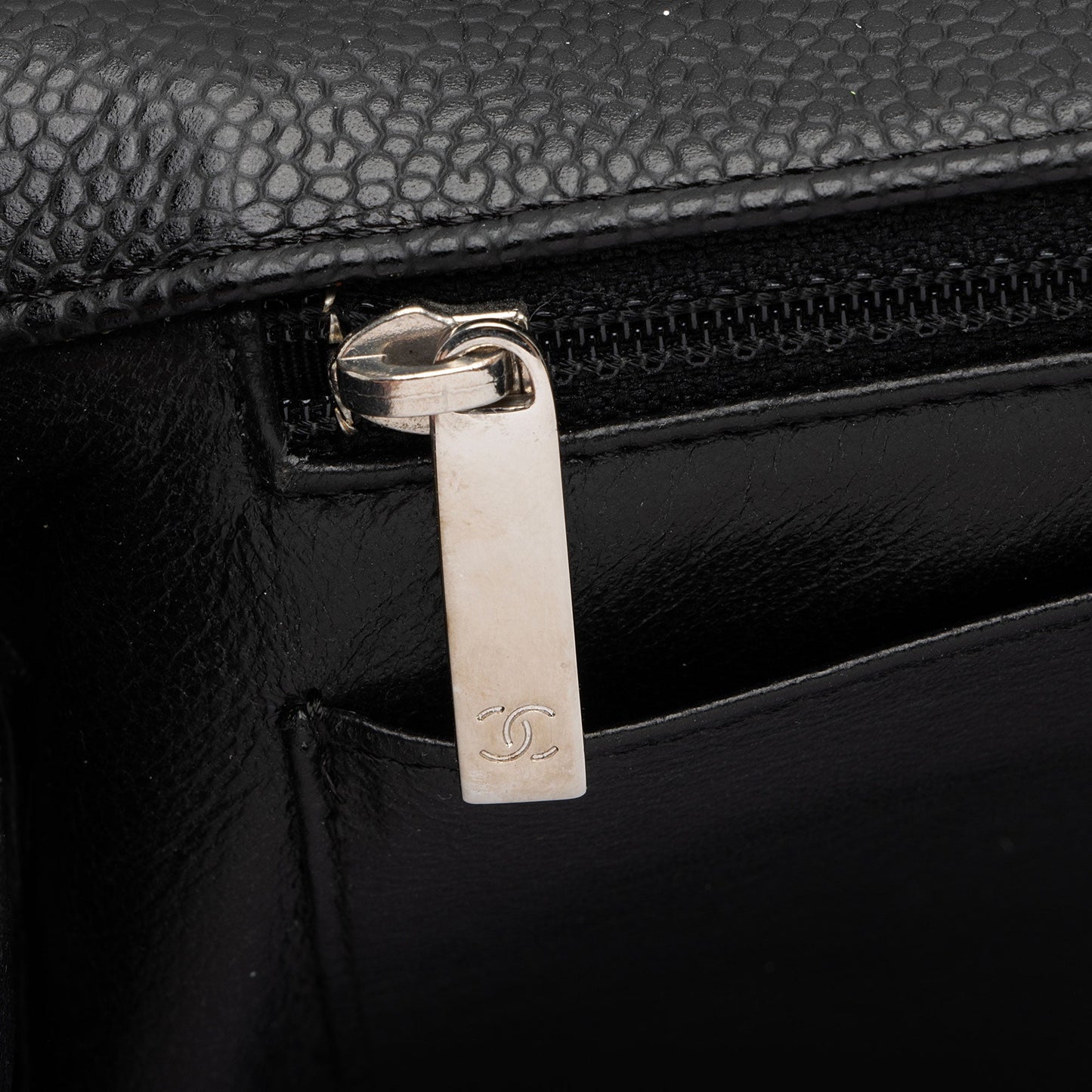 Chanel Caviar Leather Classic Jumbo Single Flap Bag (SHF-TAC3Im)