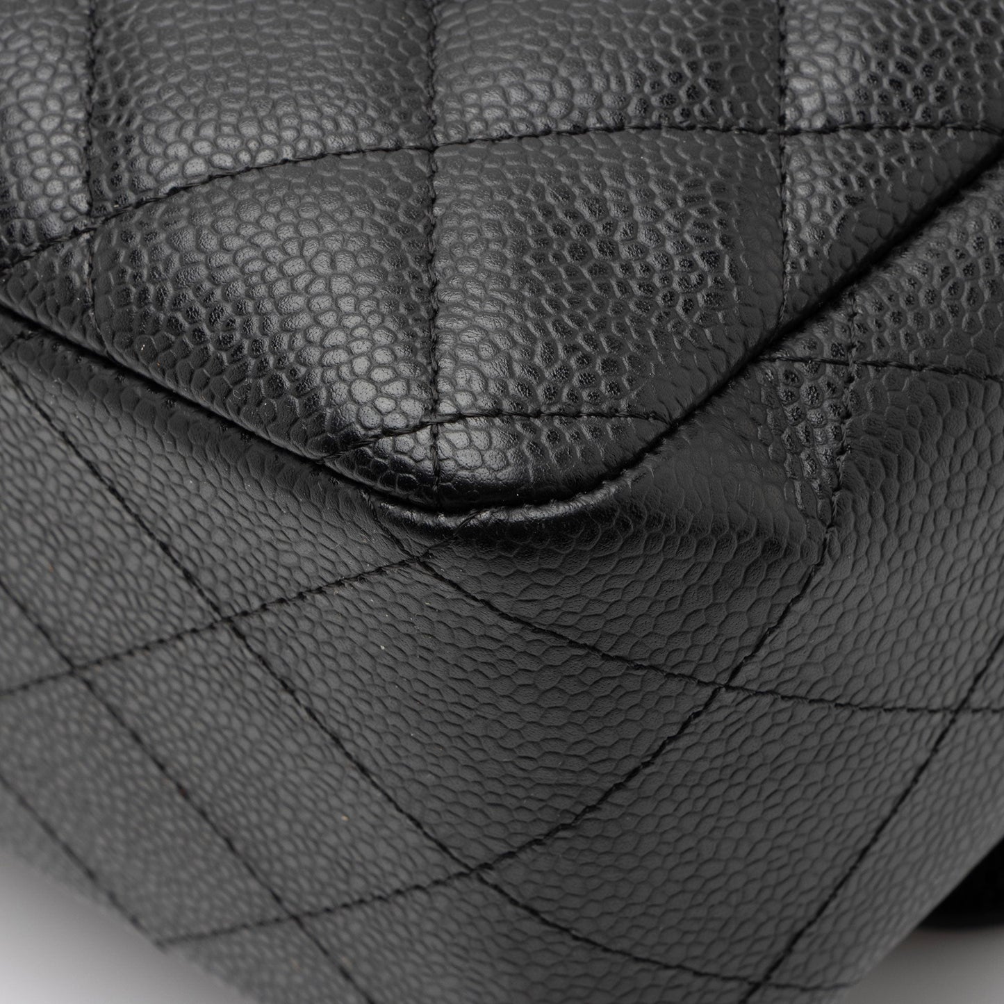 Chanel Caviar Leather Classic Jumbo Single Flap Bag (SHF-TAC3Im)