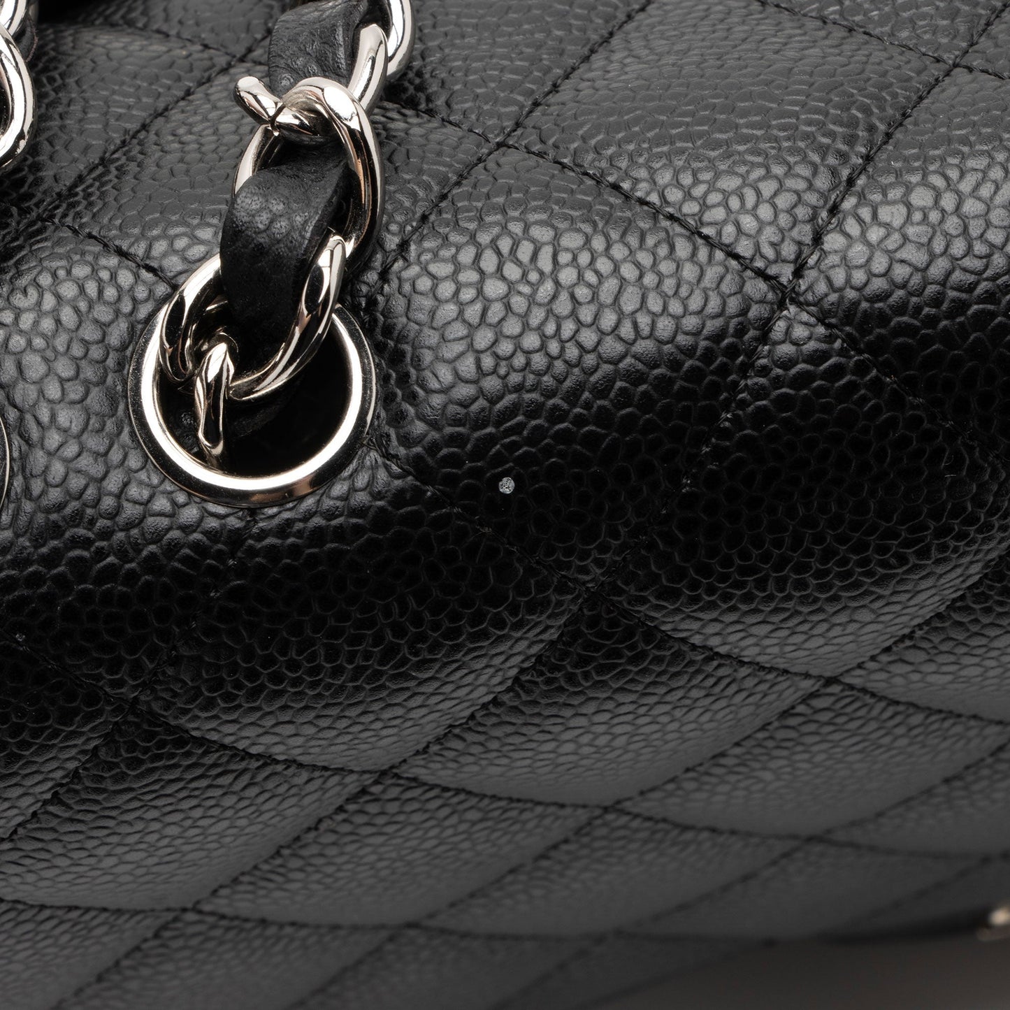 Chanel Caviar Leather Classic Jumbo Single Flap Bag (SHF-TAC3Im)