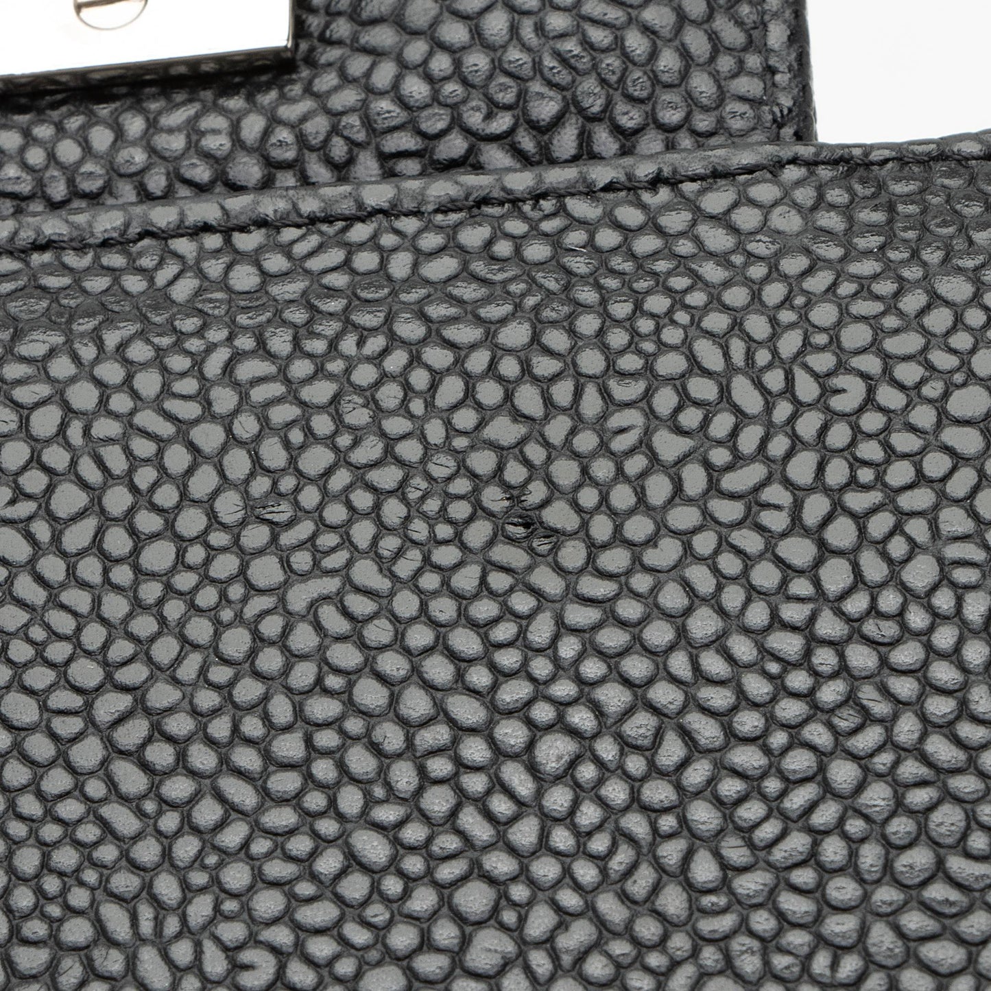 Chanel Caviar Leather Classic Maxi Double Flap Bag (SHF-lwkRiB)