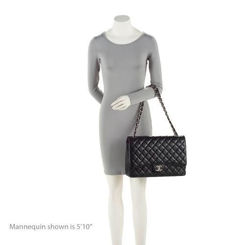 Chanel Caviar Leather Classic Maxi Double Flap Bag (SHF-lwkRiB)