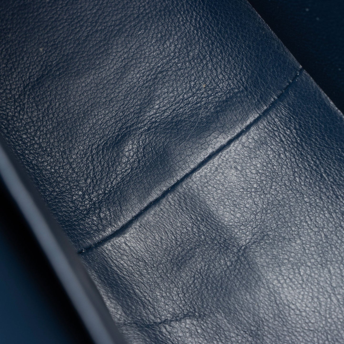 Chanel Caviar Leather Classic Maxi Double Flap Bag (SHF-U7Rzaz)