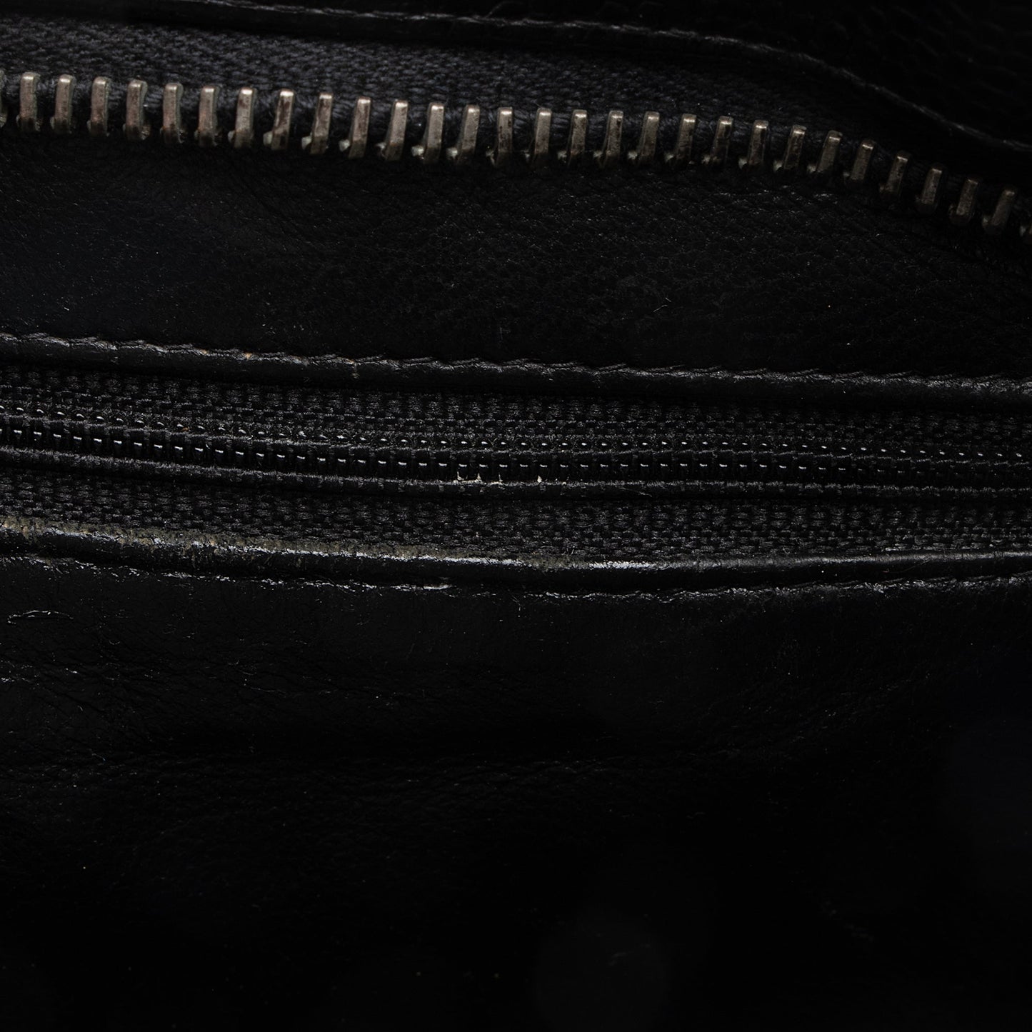 Chanel Caviar Leather Medallion Tote (SHF-23126)