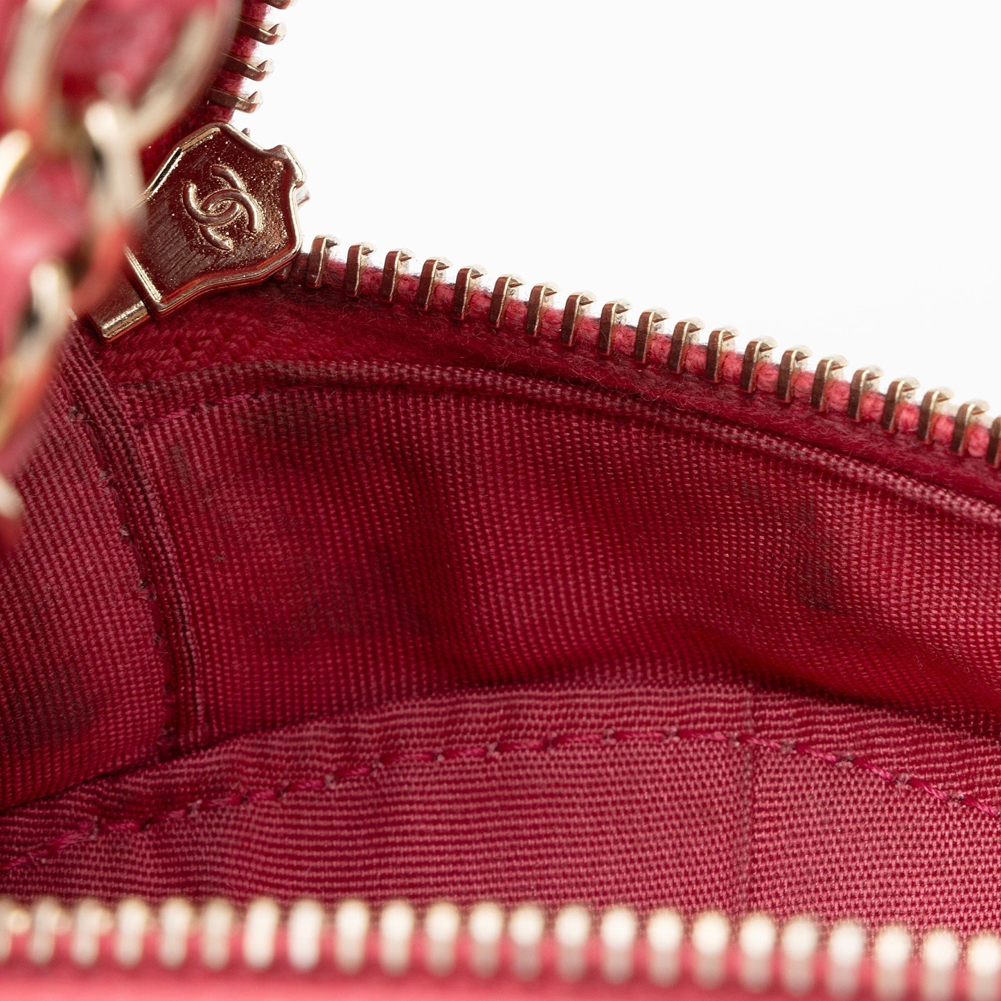 Chanel Caviar Leather New Wave Round Clutch with Chain (SHF-s9F7fM)