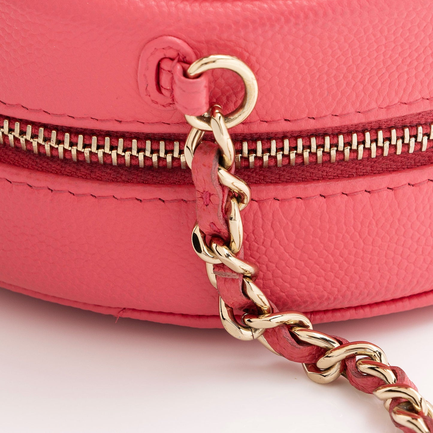 Chanel Caviar Leather New Wave Round Clutch with Chain (SHF-s9F7fM)