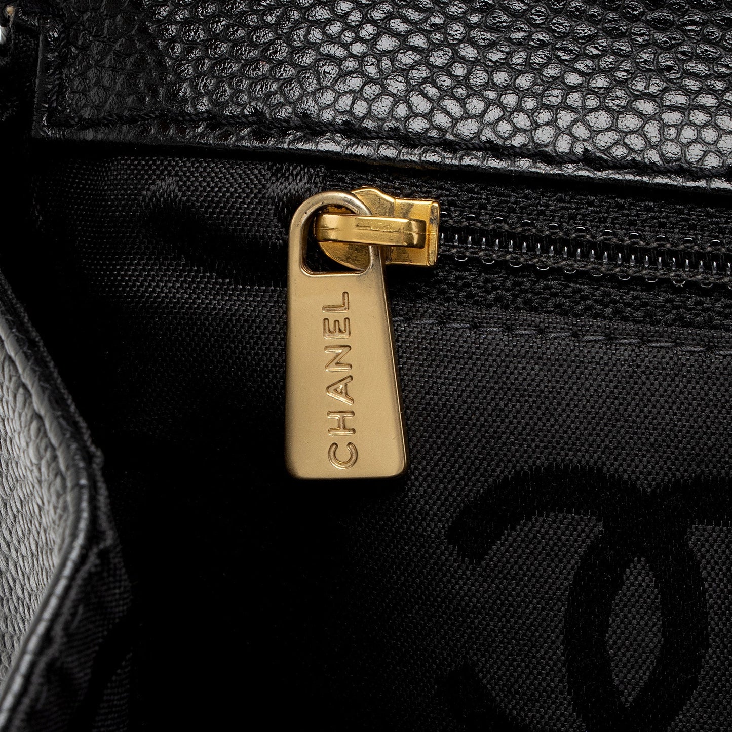 Chanel Caviar Leather Stitched CC Flap Satchel (SHF-ewpcah)