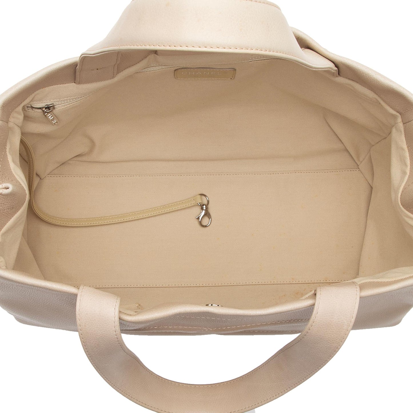 Chanel Caviar Leather Timeless CC Ultimate Executive Tote (SHF-XCdU0j)