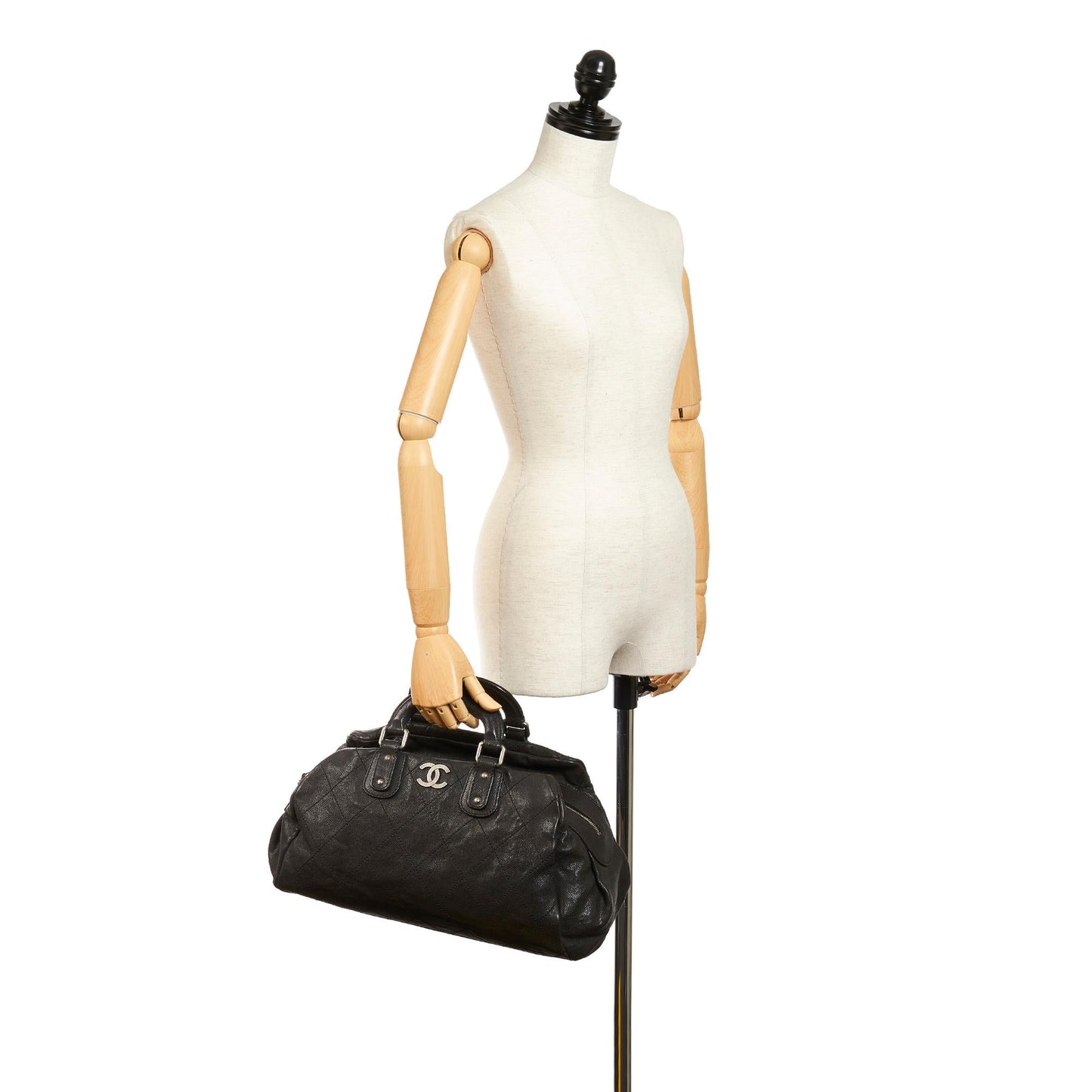 Chanel Caviar Outdoor Ligne Doctor Bag (SHG-XlnnGw)