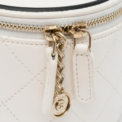 Chanel Chain and Charm Vanity Case (SHG-uYievW)