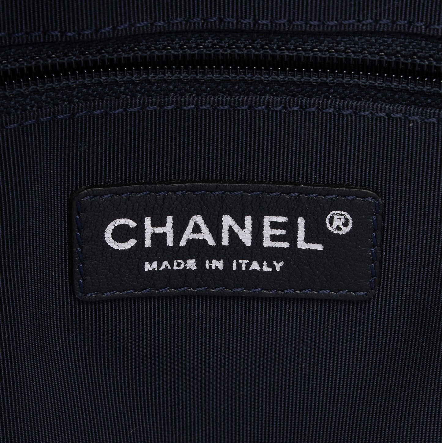 Chanel Chevron Denim Boy Tote (SHF-z2AHH6)