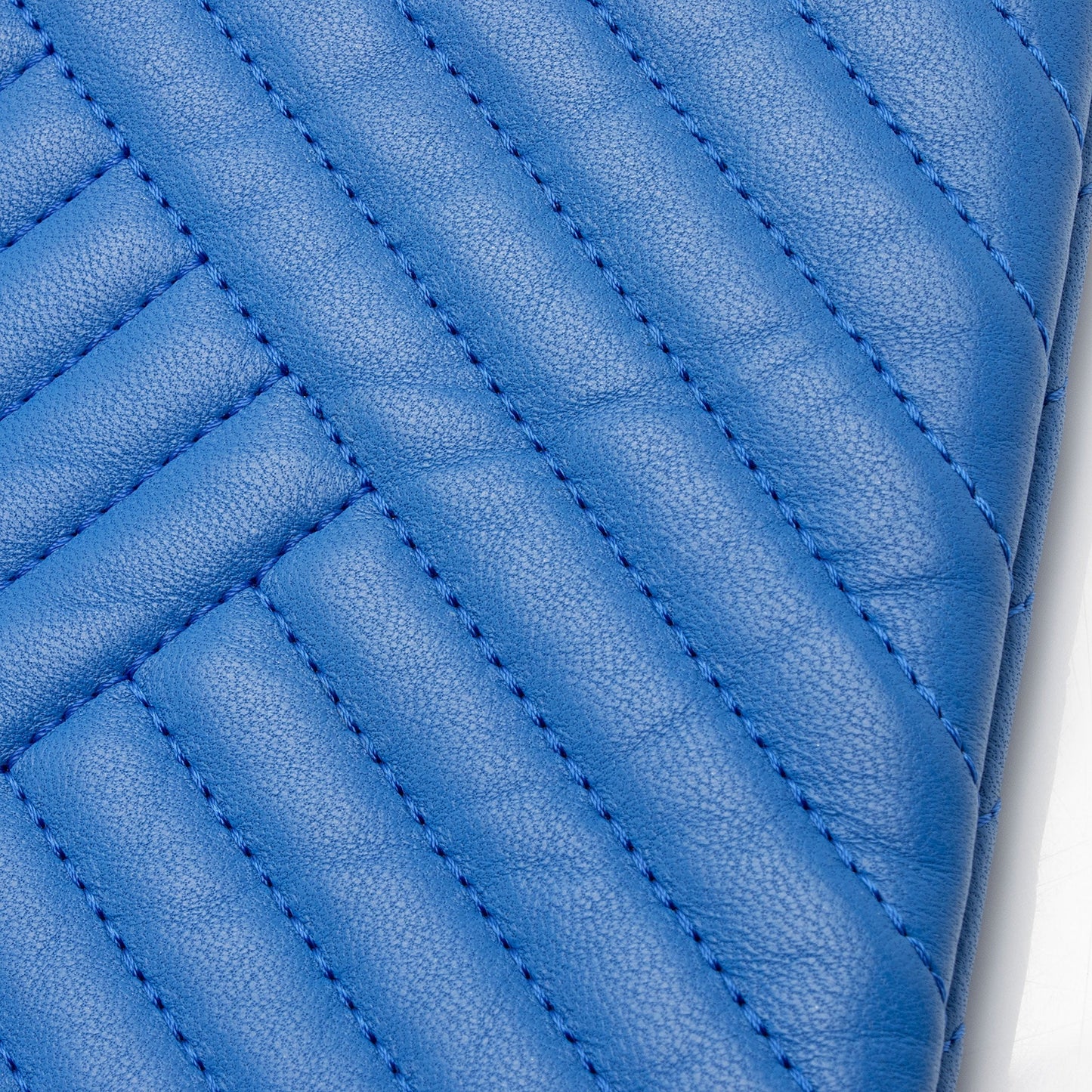 Chanel Chevron Lambskin Large O-Case (SHF-xDcooa)