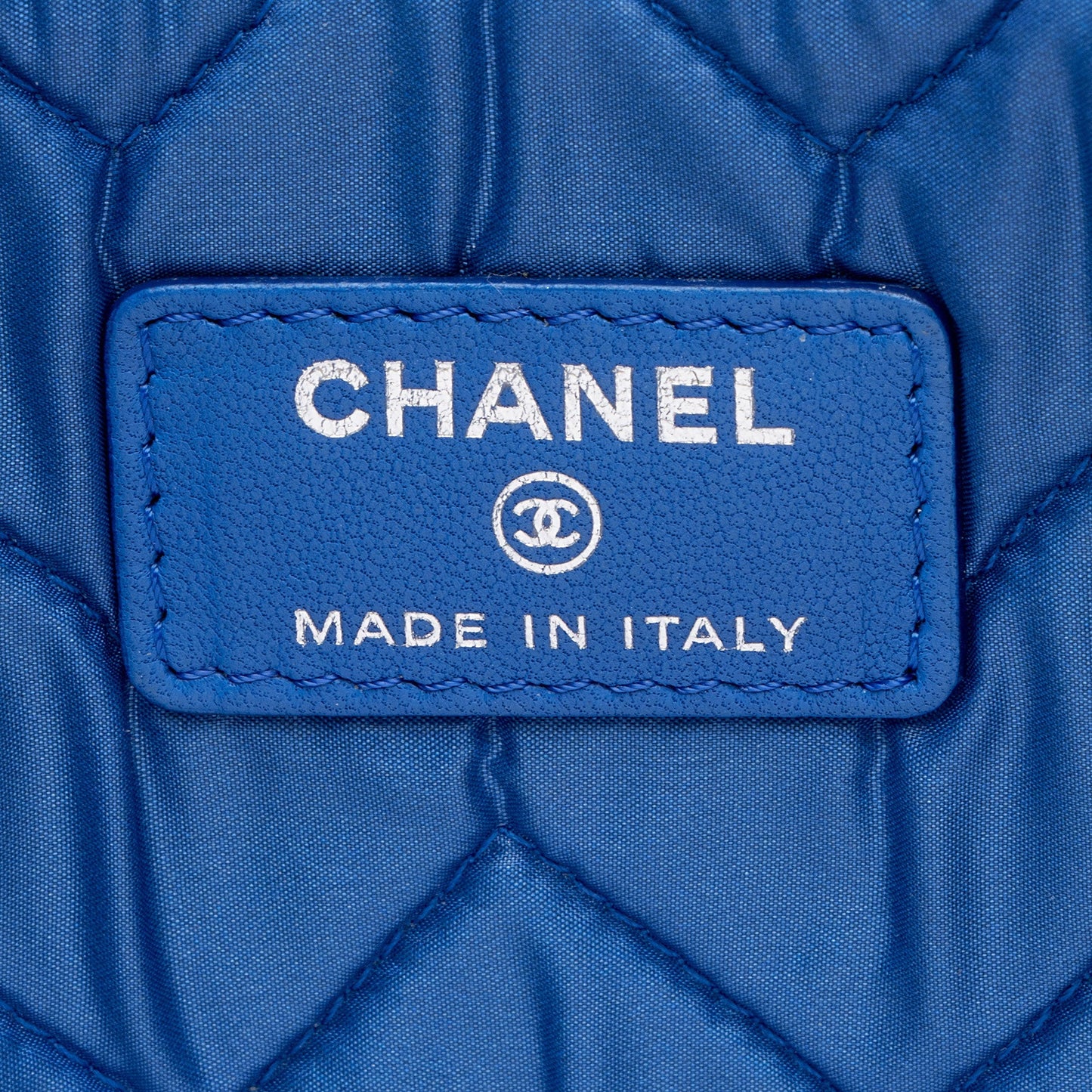 Chanel Chevron Lambskin Large O-Case (SHF-xDcooa)