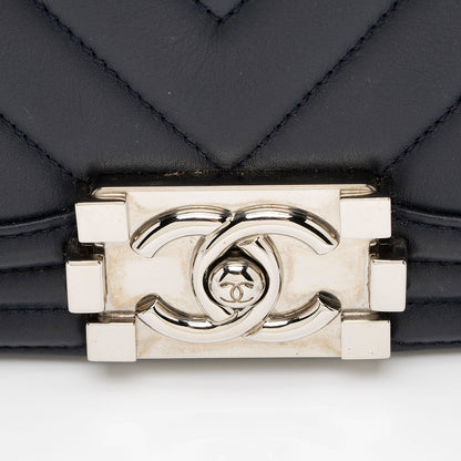Chanel Chevron Lambskin New Medium Boy Bag (SHF-SYvI5N)