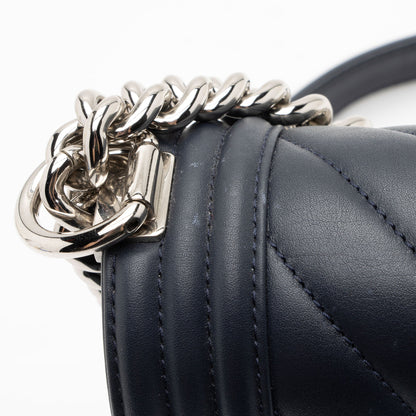 Chanel Chevron Lambskin New Medium Boy Bag (SHF-SYvI5N)