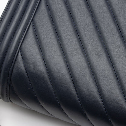 Chanel Chevron Lambskin New Medium Boy Bag (SHF-SYvI5N)