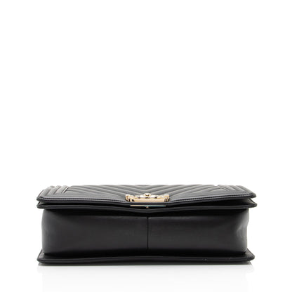 Chanel Chevron Lambskin New Medium Boy Bag (SHF-KOMM25)